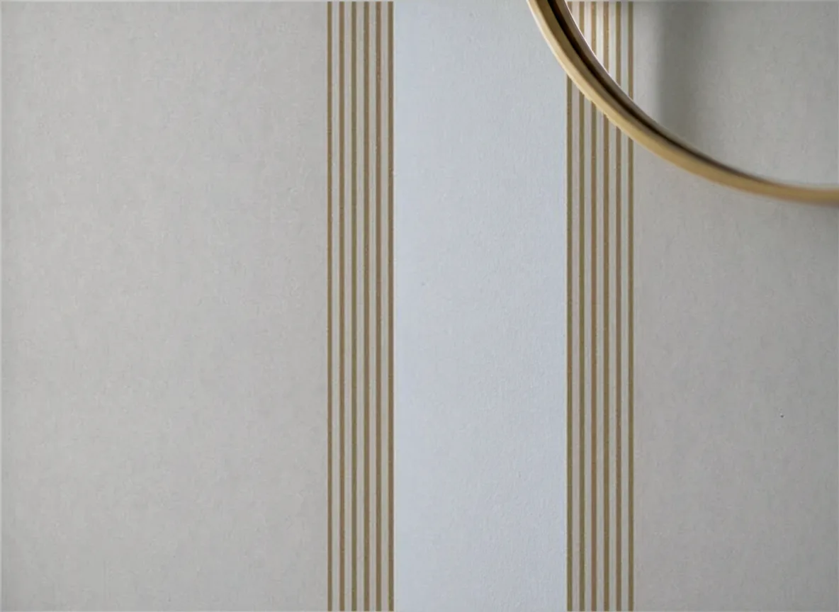 Auteuil — Detal — przy lustrze